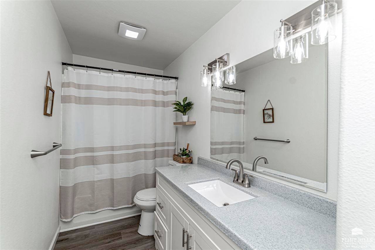 1314 Manley Circle, Junction City, KS 66441