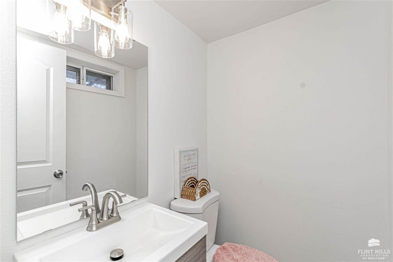 1314 Manley Circle, Junction City, KS 66441