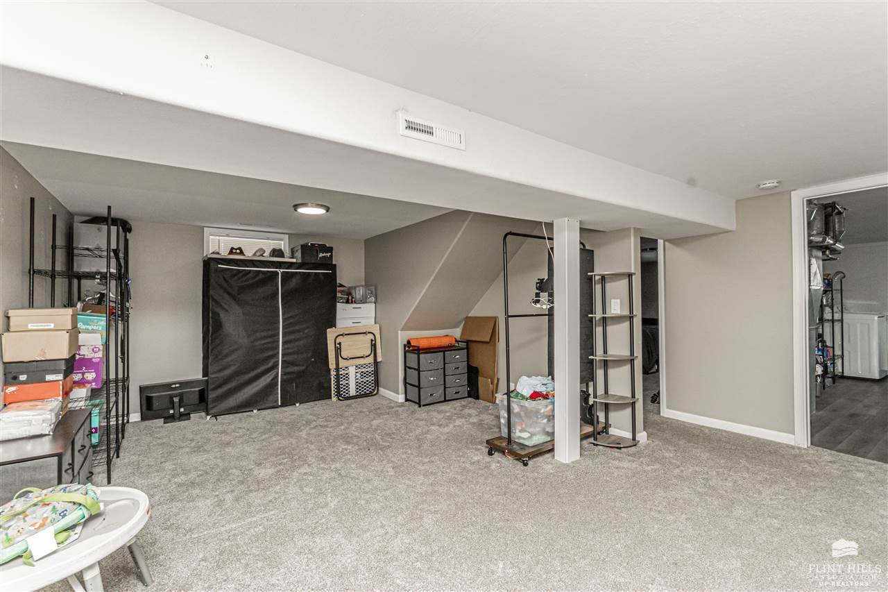 1314 Manley Circle, Junction City, KS 66441