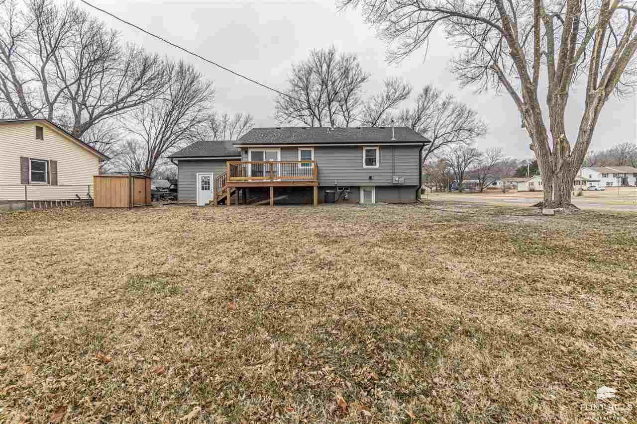1314 Manley Circle, Junction City, KS 66441