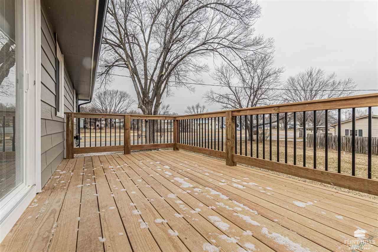 1314 Manley Circle, Junction City, KS 66441