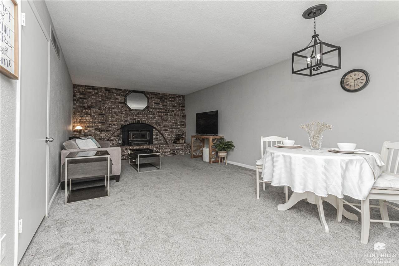 1063 West Chestnut Street, Junction City, KS 66441