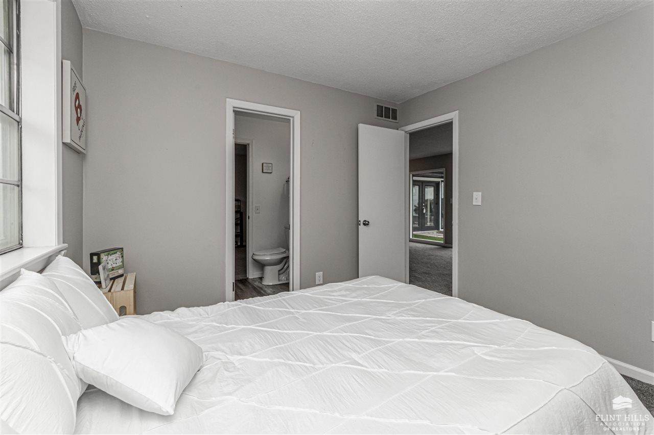 1063 West Chestnut Street, Junction City, KS 66441