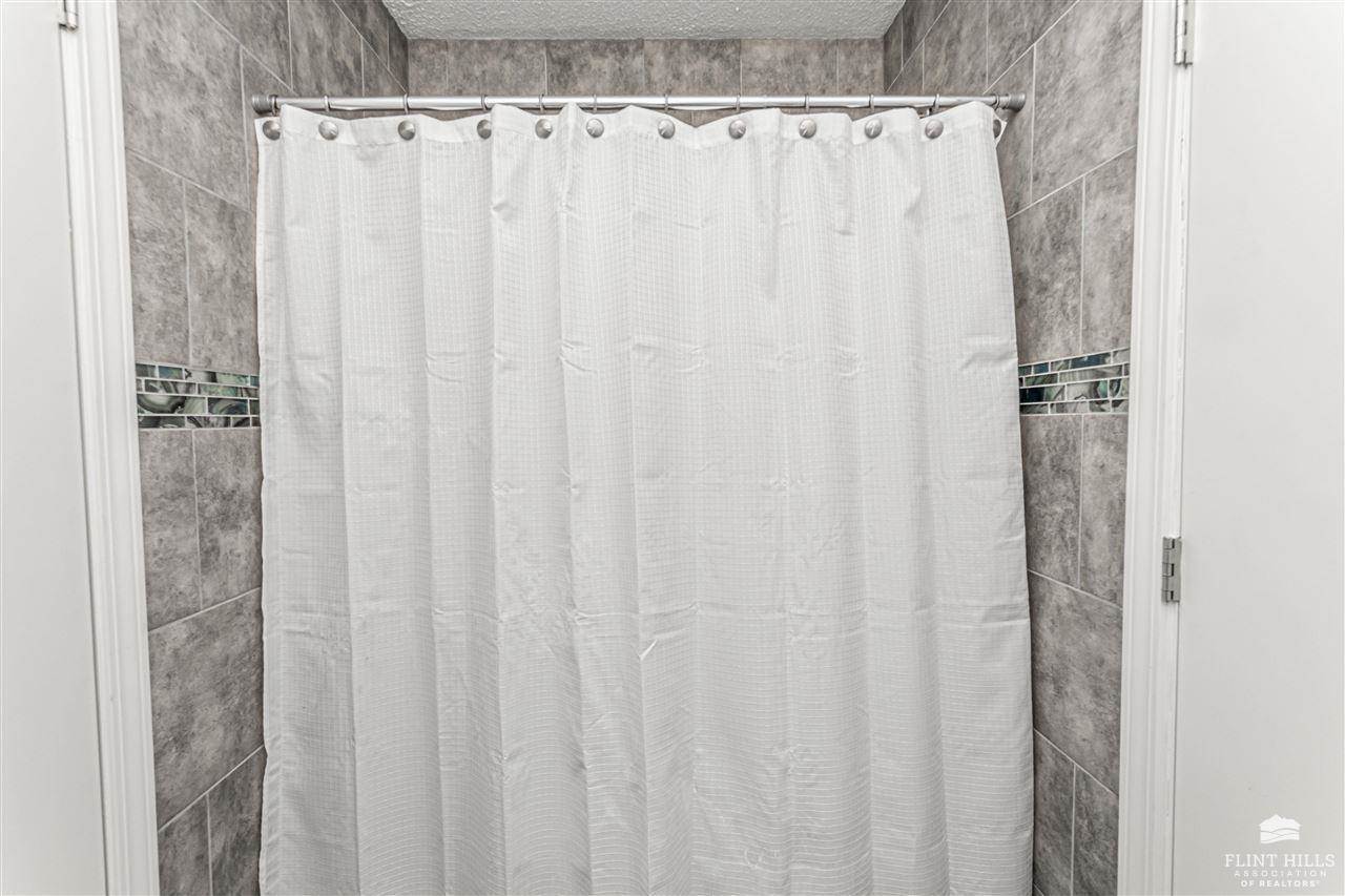 1063 West Chestnut Street, Junction City, KS 66441