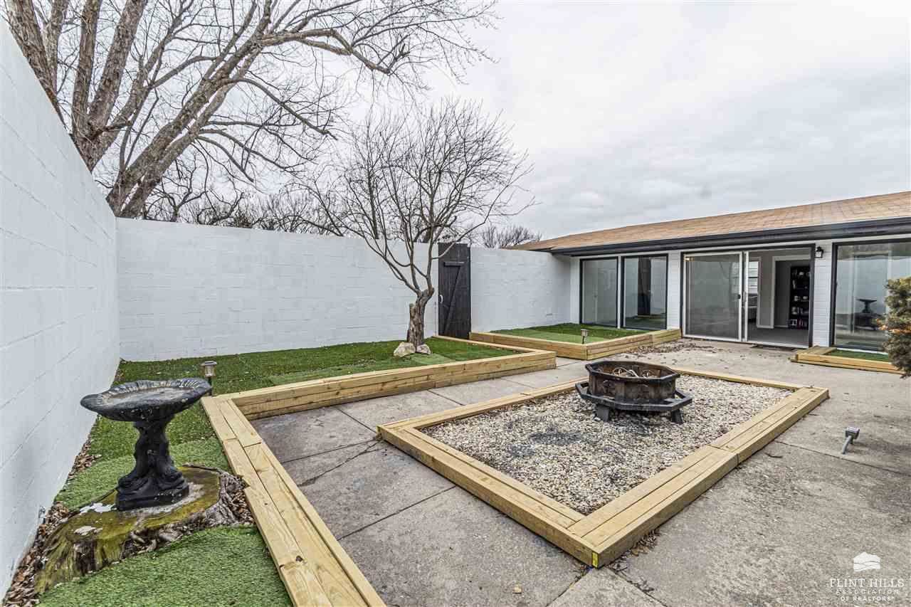 1063 West Chestnut Street, Junction City, KS 66441