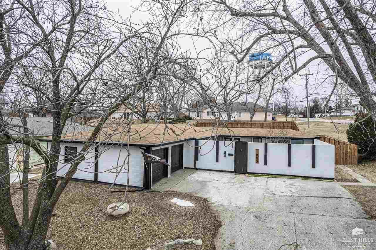 1063 West Chestnut Street, Junction City, KS 66441