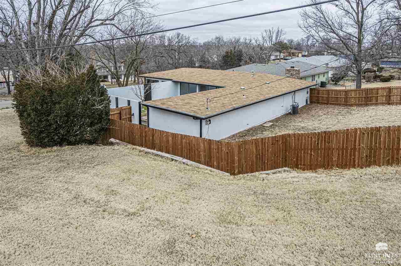 1063 West Chestnut Street, Junction City, KS 66441