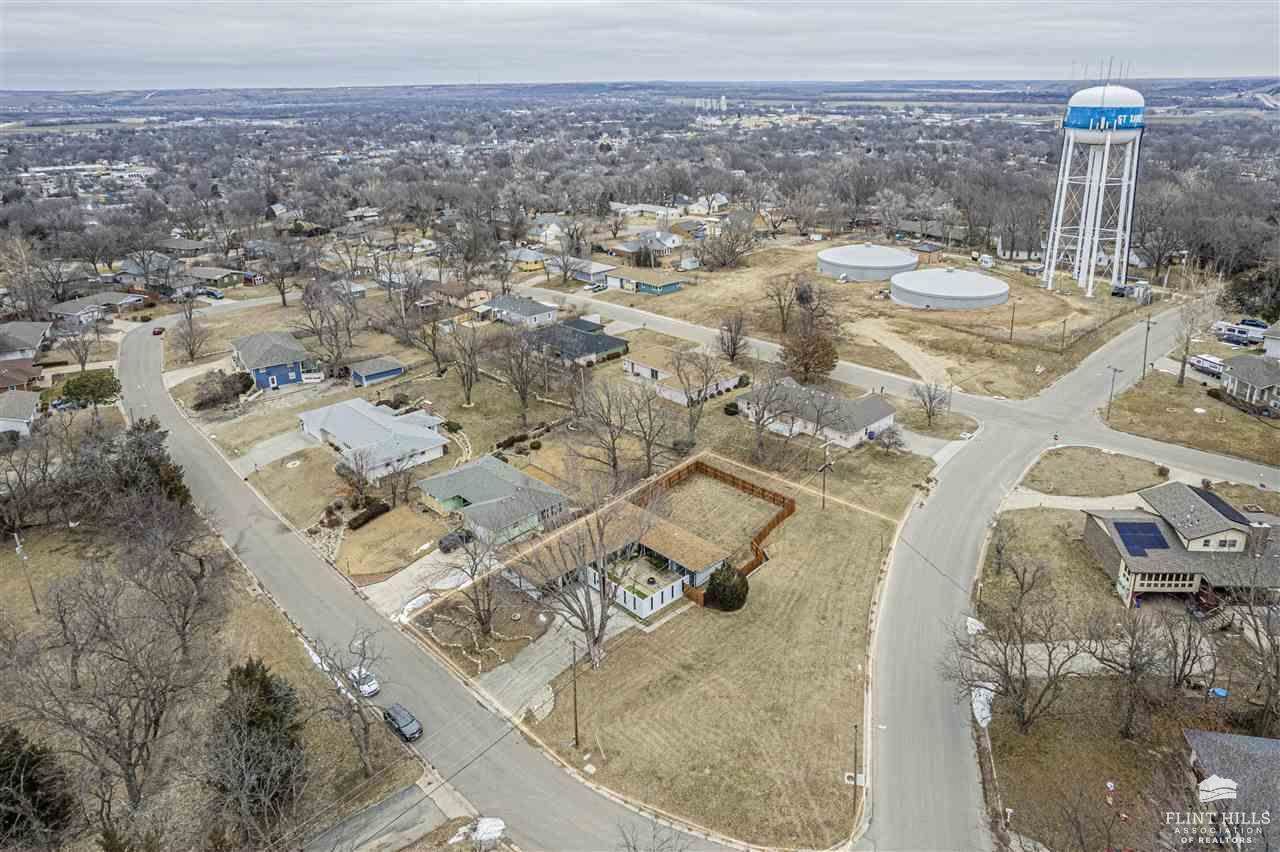 1063 West Chestnut Street, Junction City, KS 66441