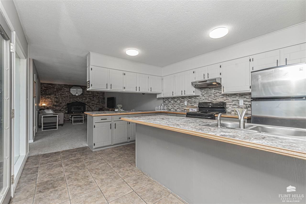 1063 West Chestnut Street, Junction City, KS 66441