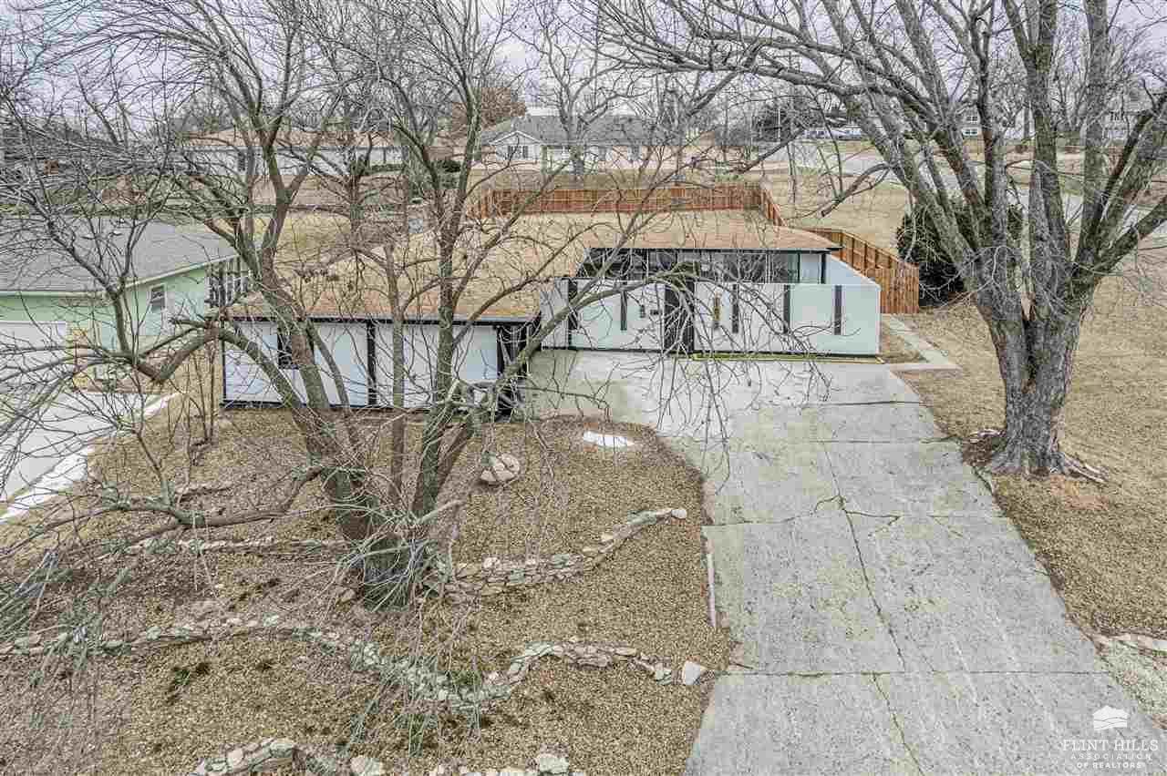 1063 West Chestnut Street, Junction City, KS 66441