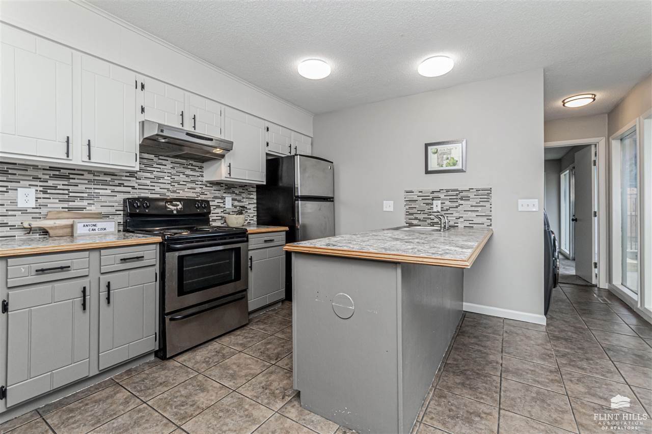 1063 West Chestnut Street, Junction City, KS 66441