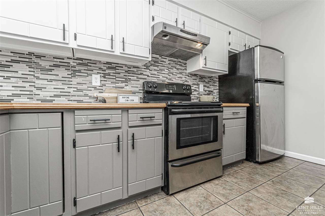 1063 West Chestnut Street, Junction City, KS 66441