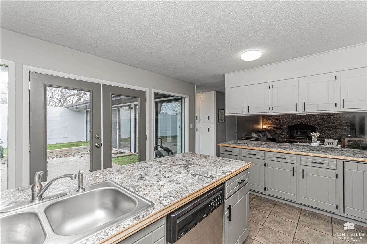 1063 West Chestnut Street, Junction City, KS 66441