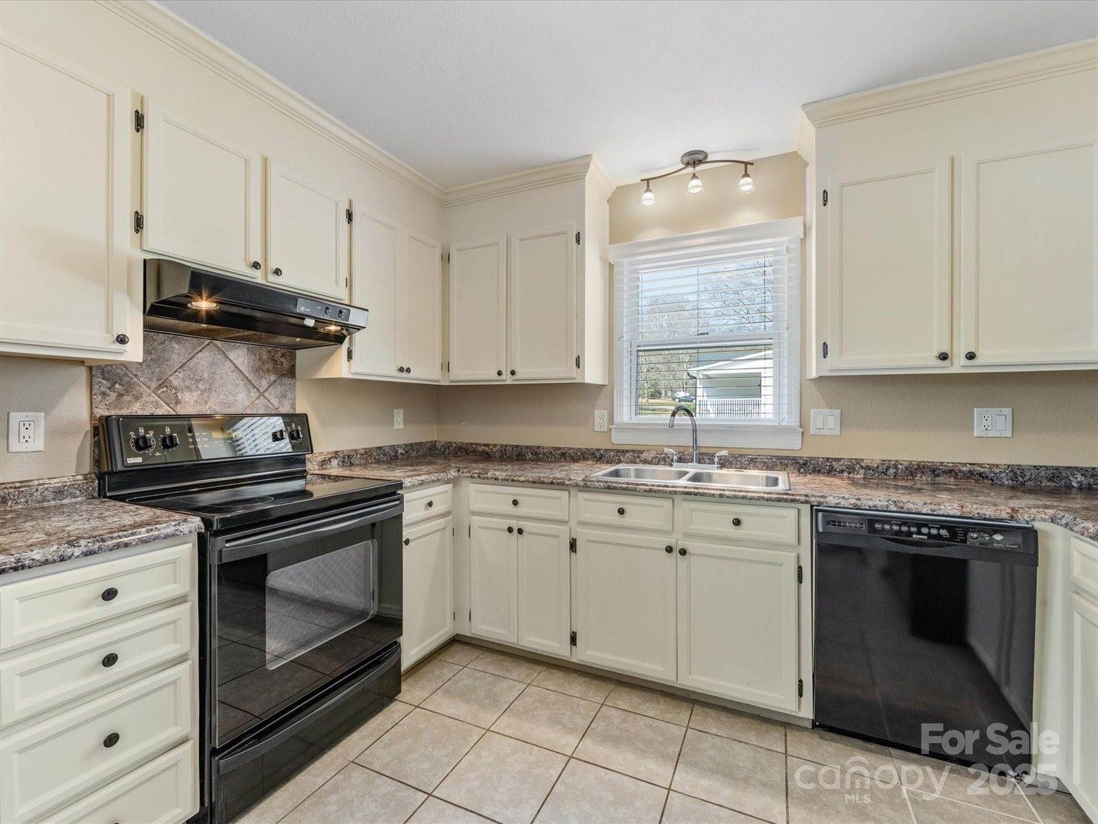 7440 Apple Creek Drive, Mint Hill, NC 28227