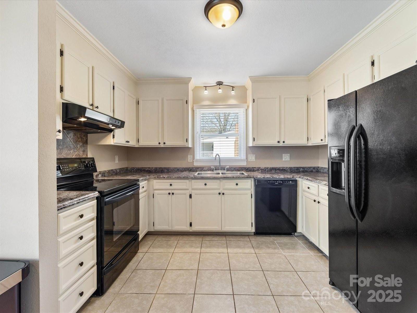 7440 Apple Creek Drive, Mint Hill, NC 28227