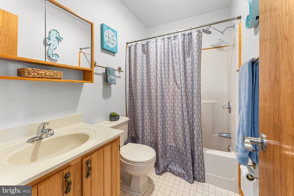 167 Grandview Landing, Hague, VA 22469