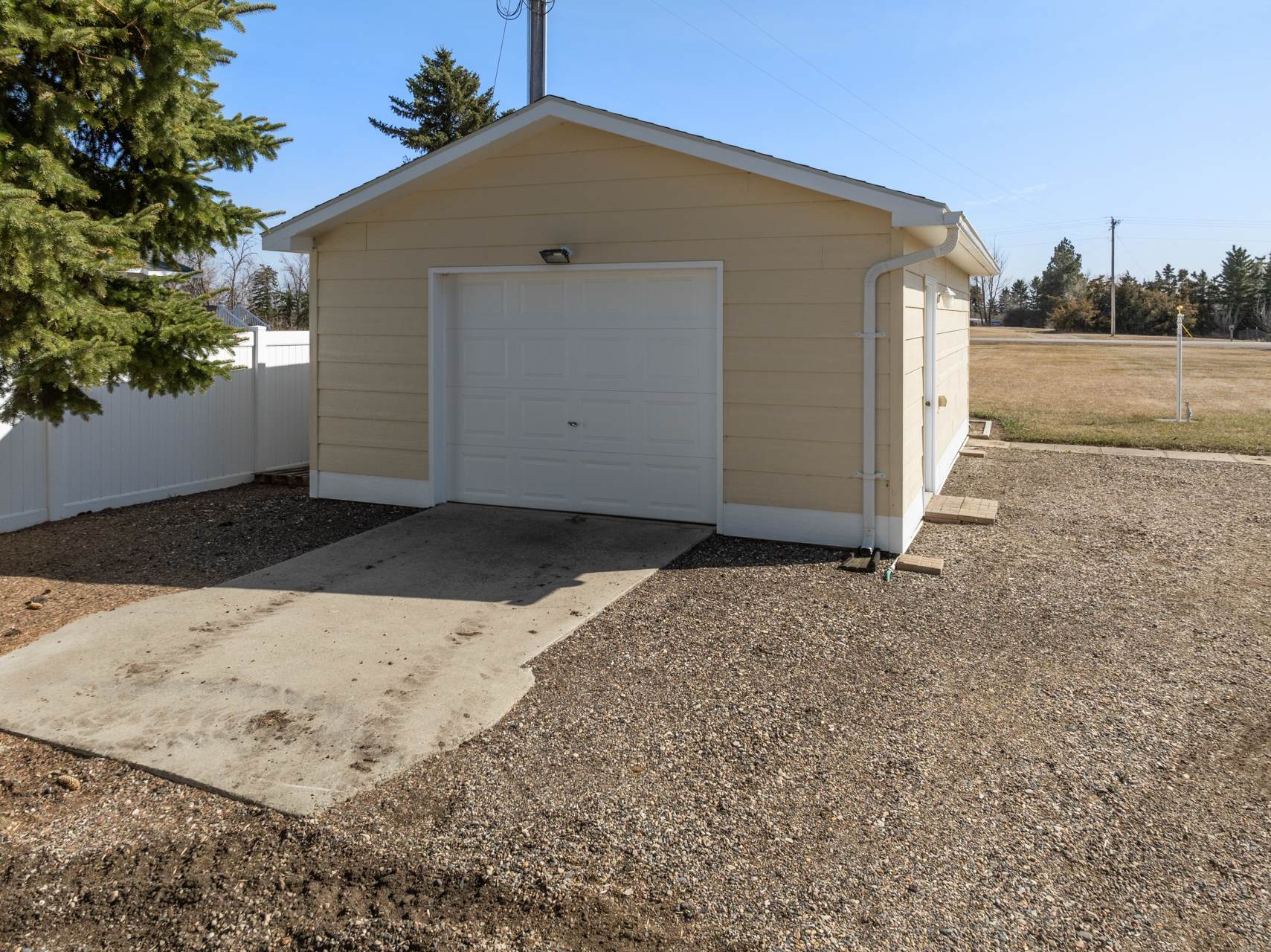 15010 19th Ave NW, Burlington, ND 58722