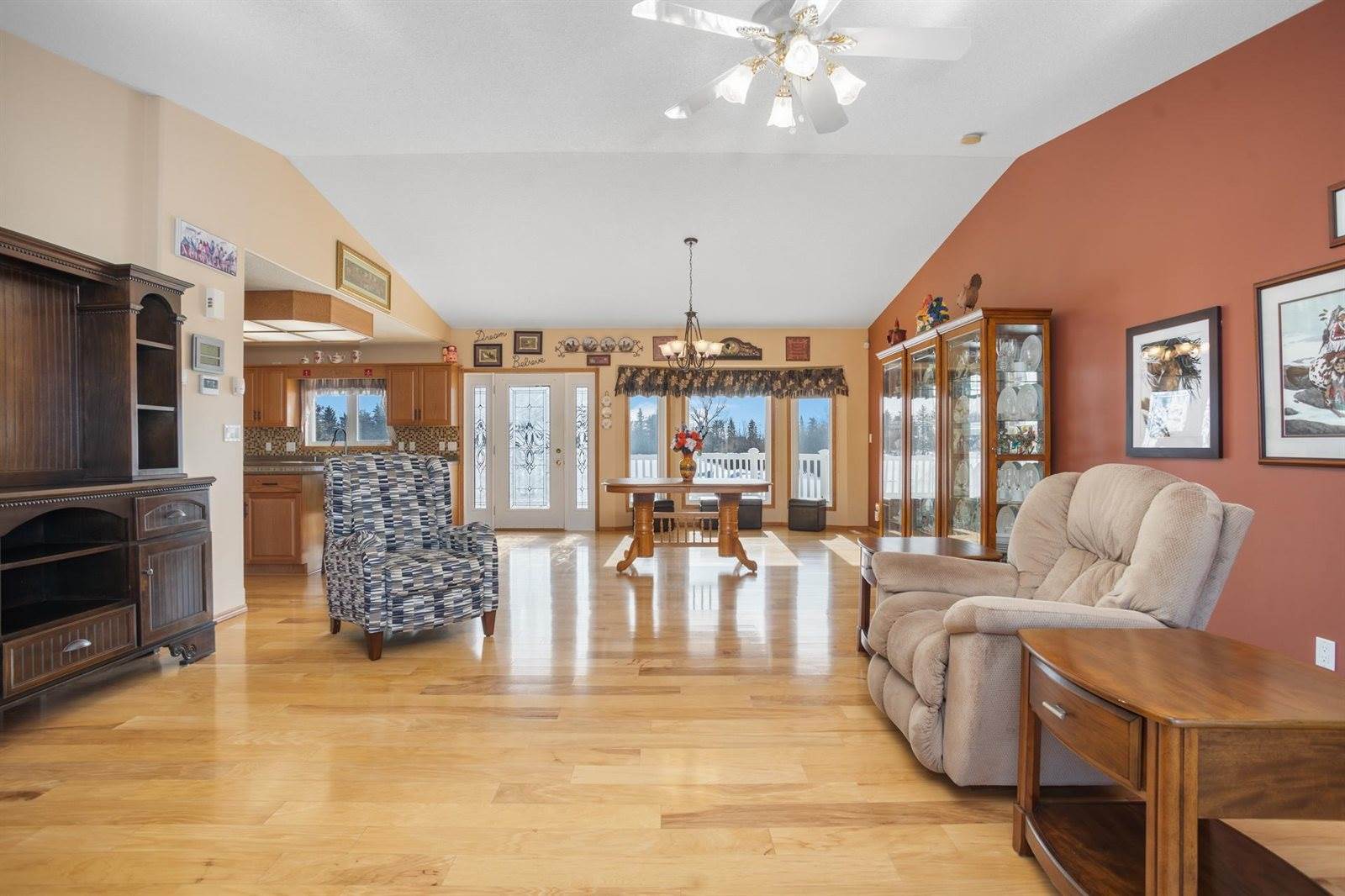 15010 19th Ave NW, Burlington, ND 58722