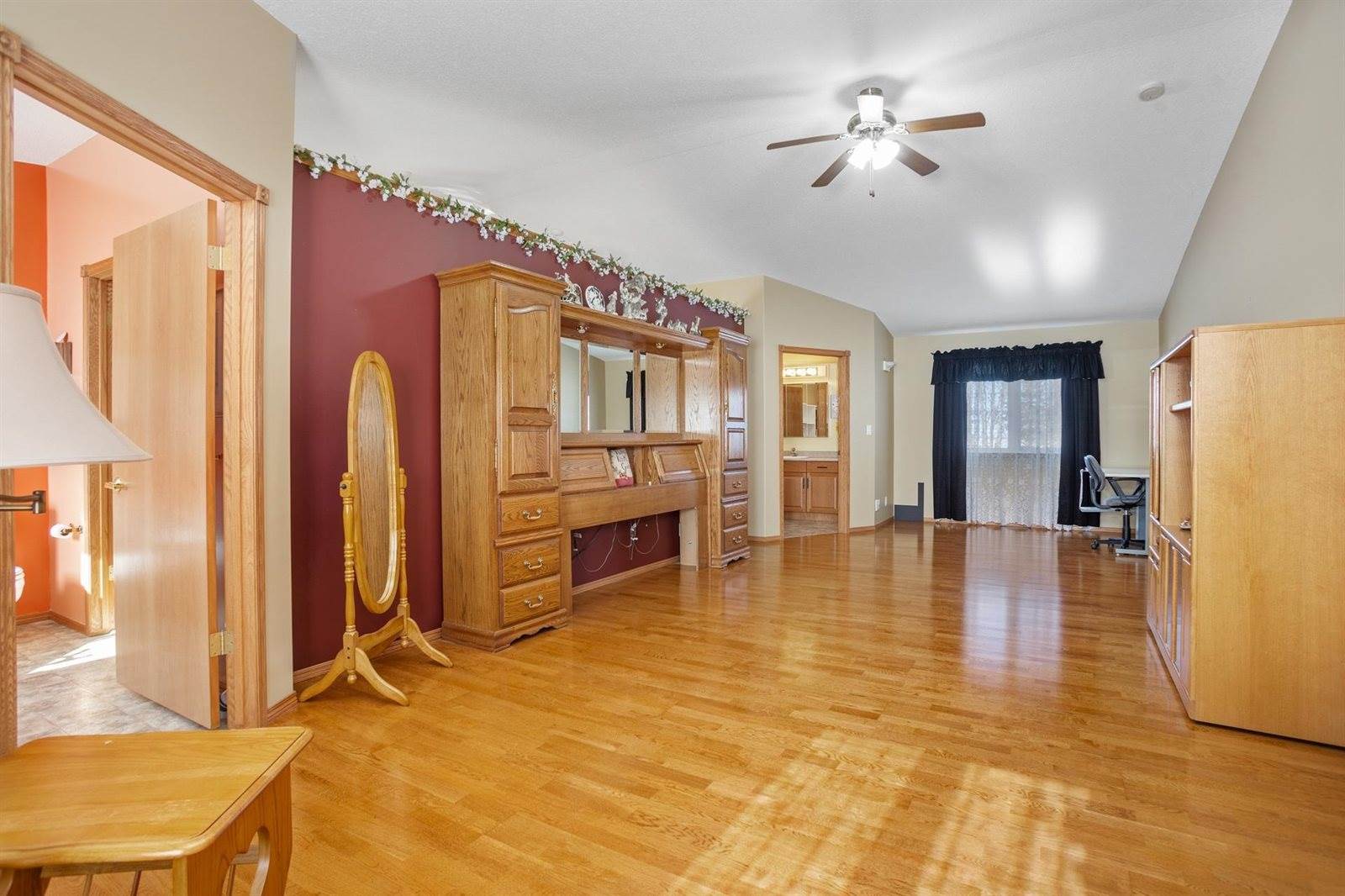 15010 19th Ave NW, Burlington, ND 58722