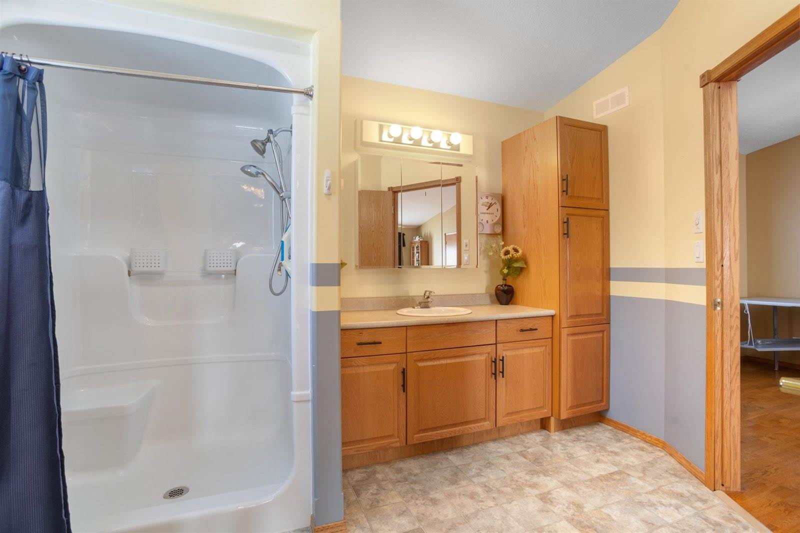 15010 19th Ave NW, Burlington, ND 58722