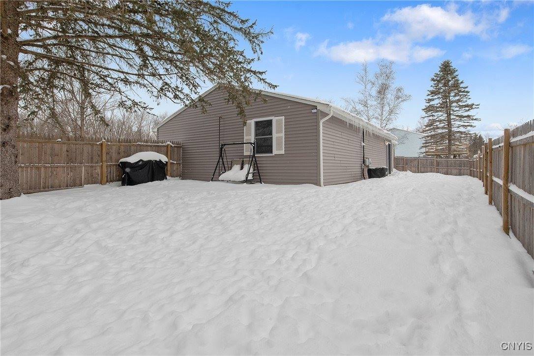 8820 English Road, Cicero, NY 13029