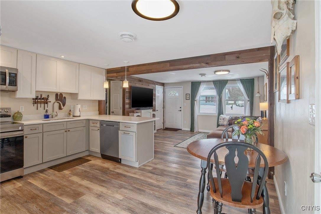 8820 English Road, Cicero, NY 13029