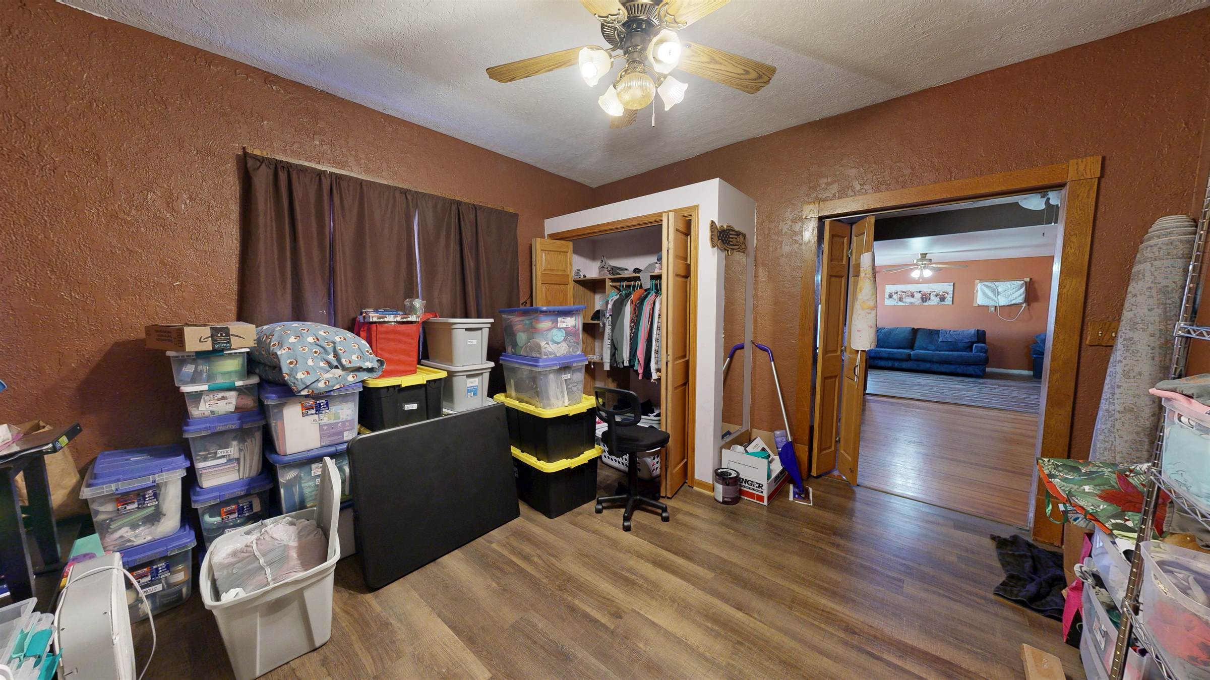 814 S 2nd St, Guttenberg, IA 52052