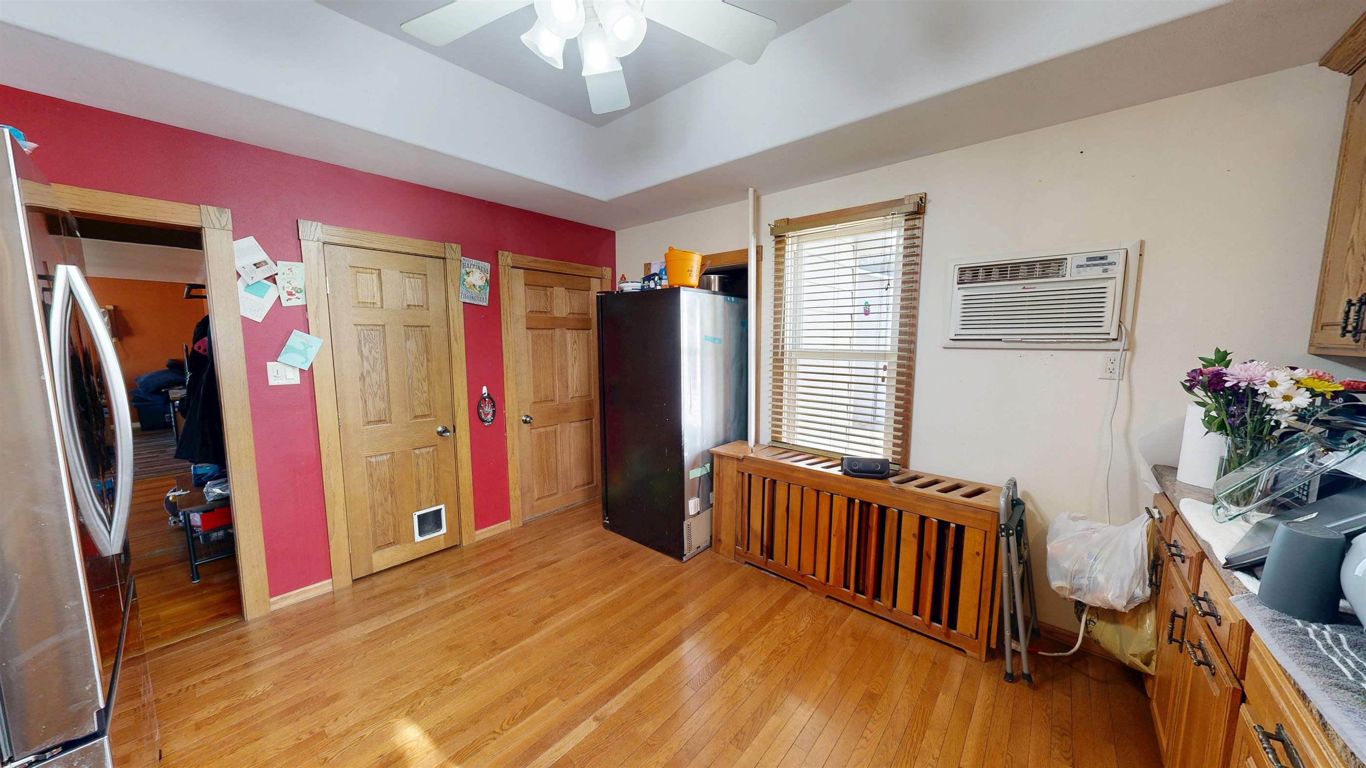 814 S 2nd St, Guttenberg, IA 52052