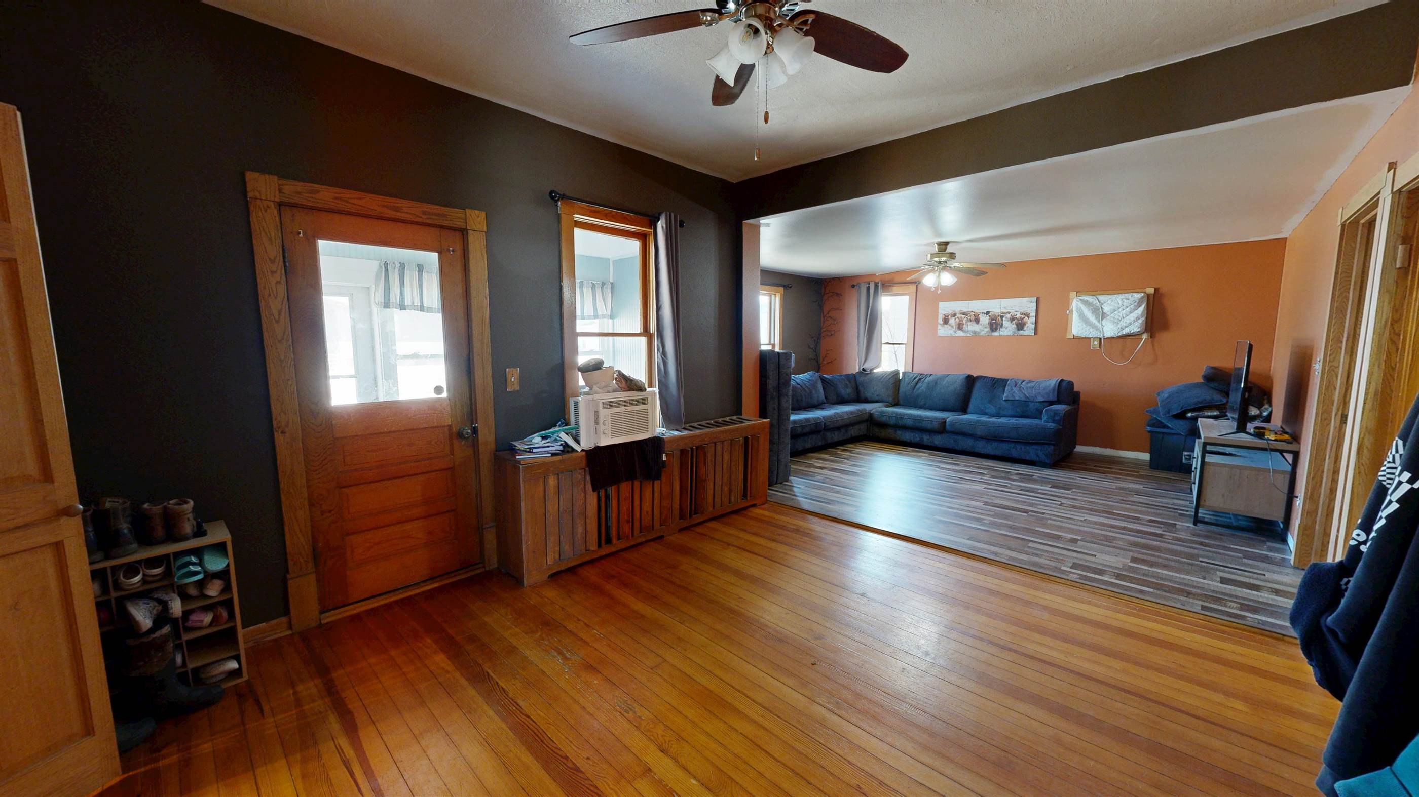 814 S 2nd St, Guttenberg, IA 52052