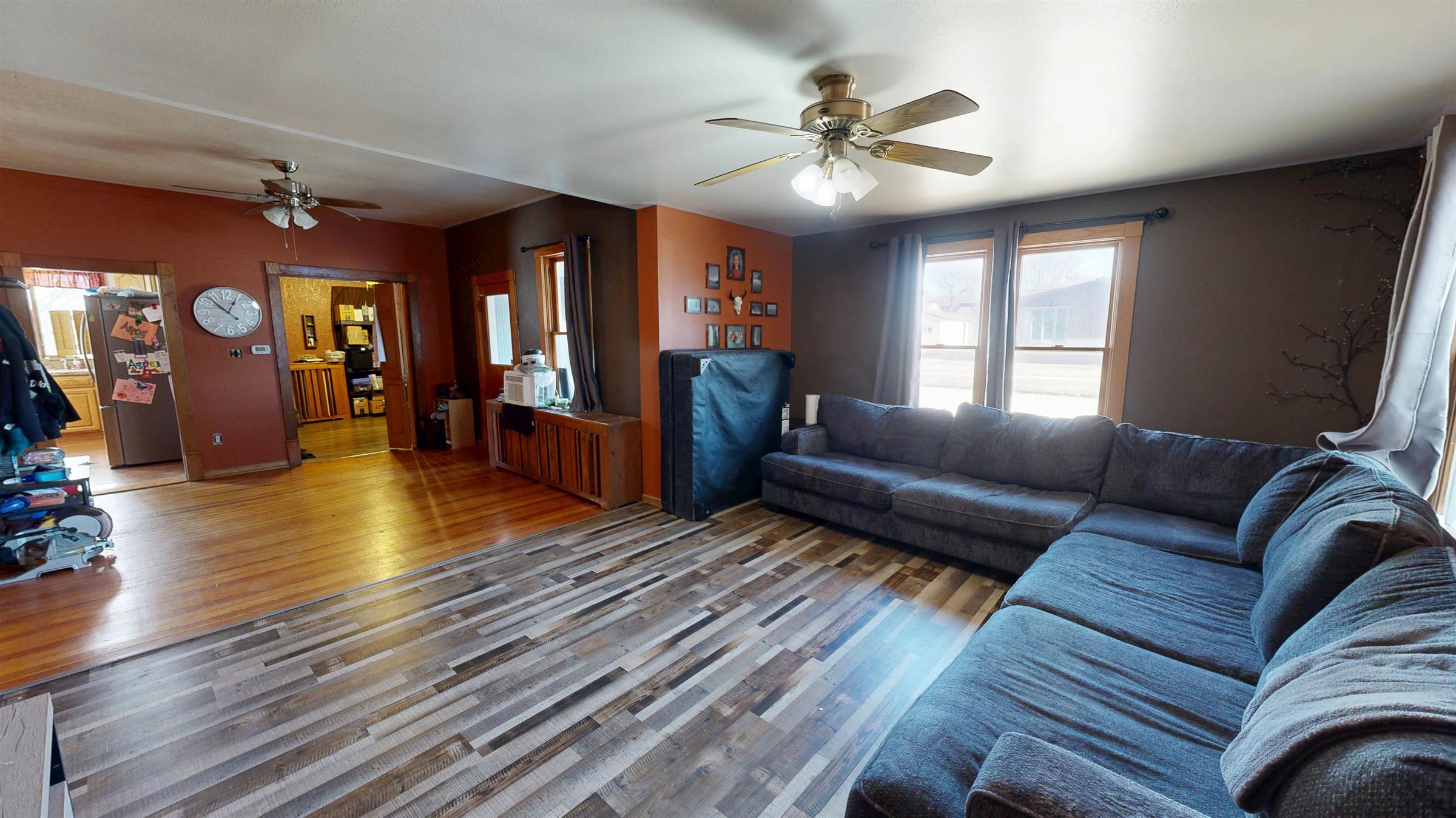 814 S 2nd St, Guttenberg, IA 52052