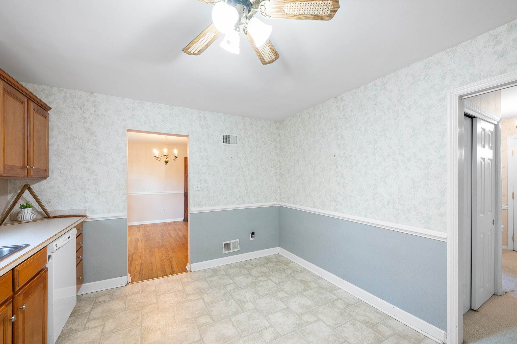 216 Winterberry Drive, Dover, DE 19904