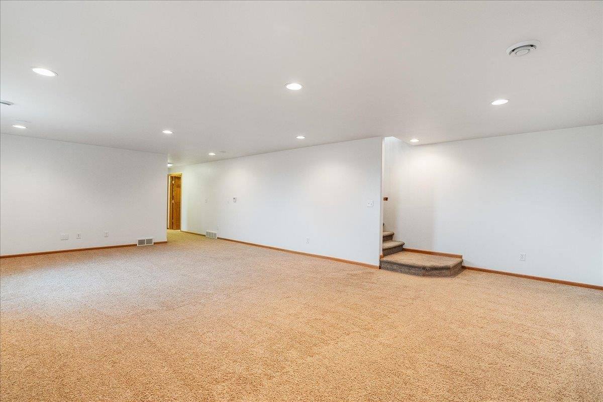 2711 S Wittman Avenue, Marshfield, WI 54449