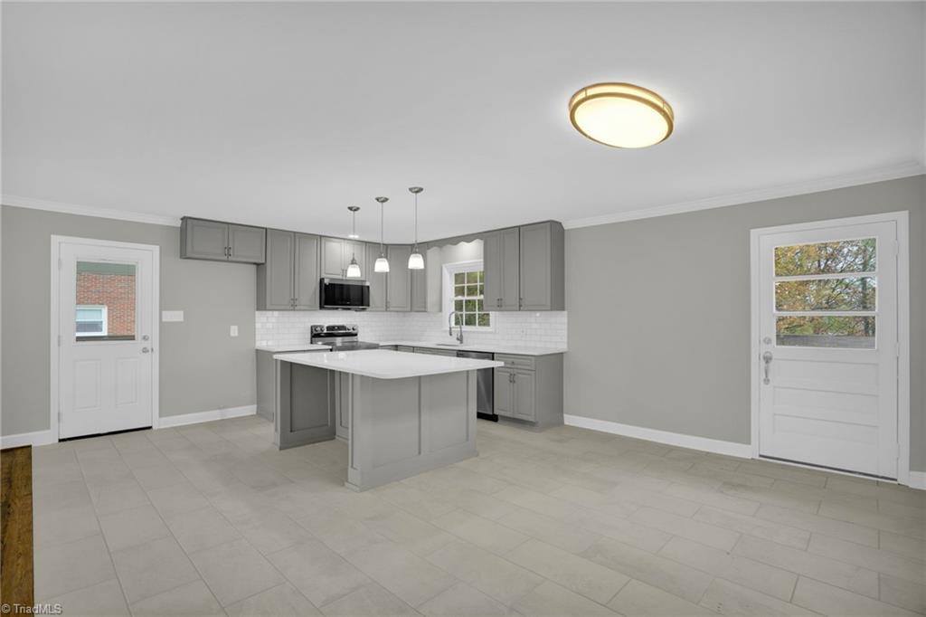 420 Collinwood Drive, Burlington, NC 27215