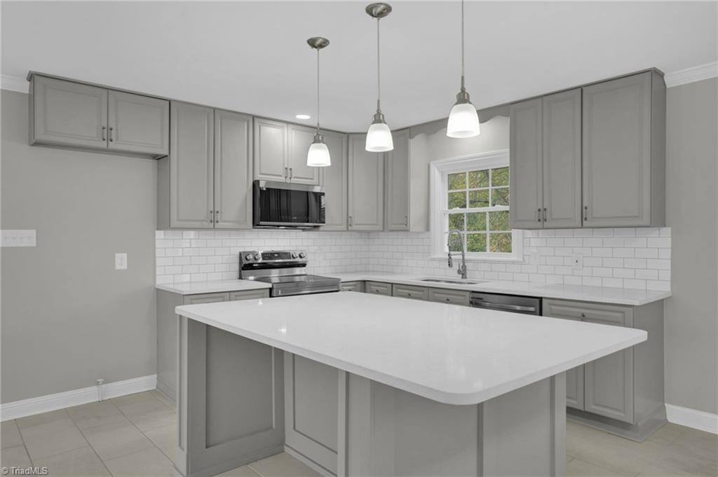 420 Collinwood Drive, Burlington, NC 27215
