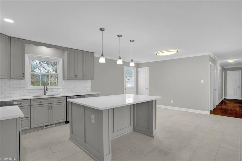 420 Collinwood Drive, Burlington, NC 27215