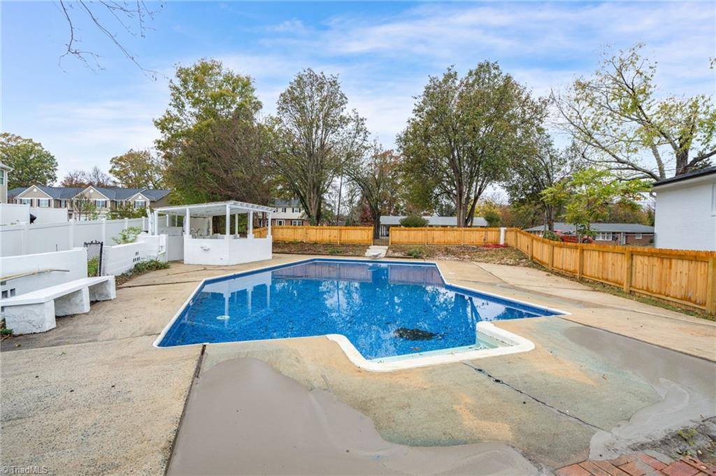 420 Collinwood Drive, Burlington, NC 27215