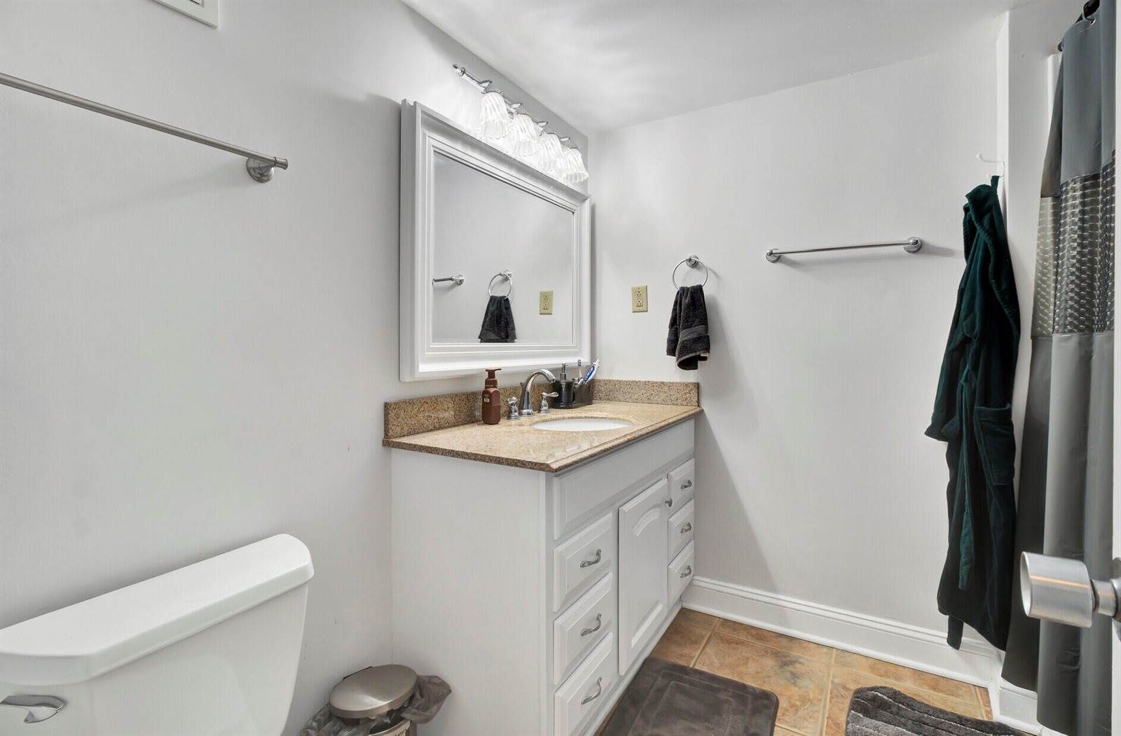 14 Lockwood Drive, Charleston, SC 29401