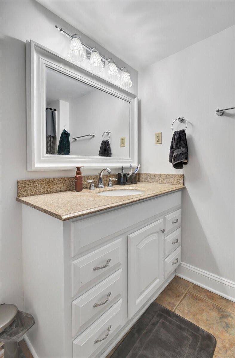 14 Lockwood Drive, Charleston, SC 29401