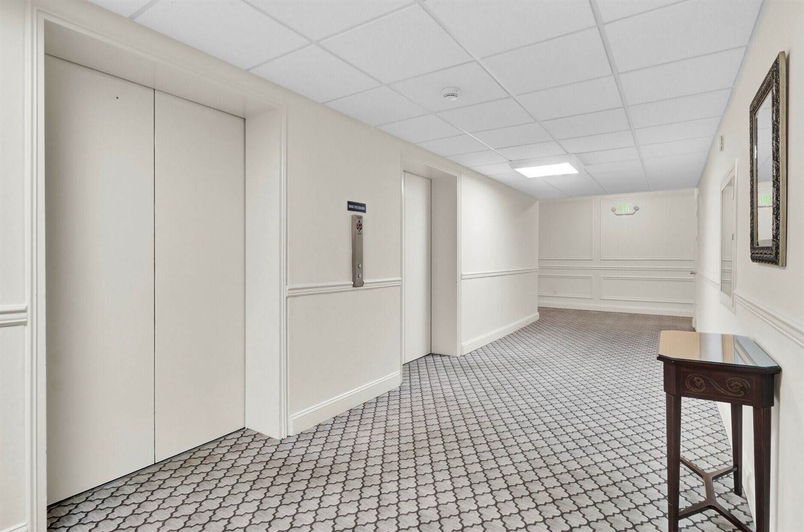 14 Lockwood Drive, Charleston, SC 29401