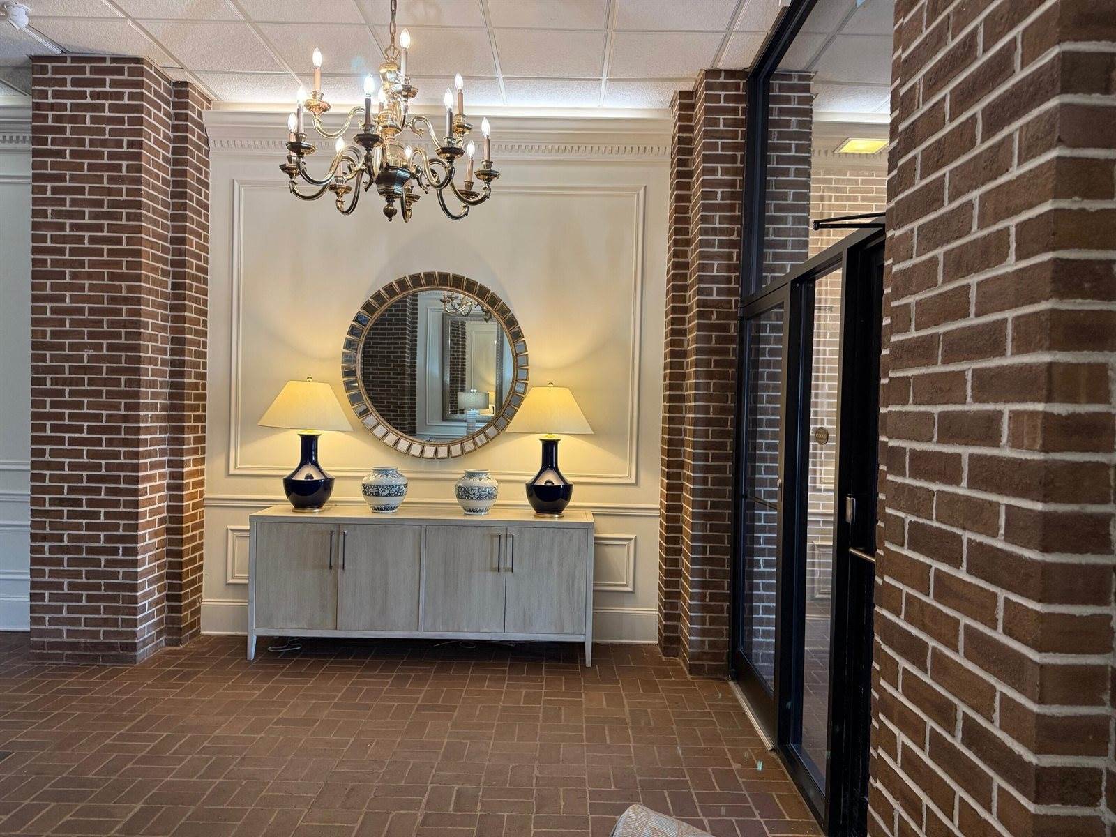 14 Lockwood Drive, Charleston, SC 29401