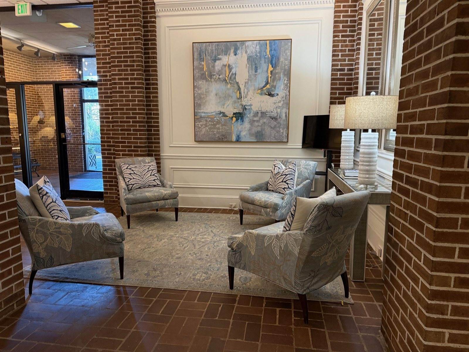 14 Lockwood Drive, Charleston, SC 29401