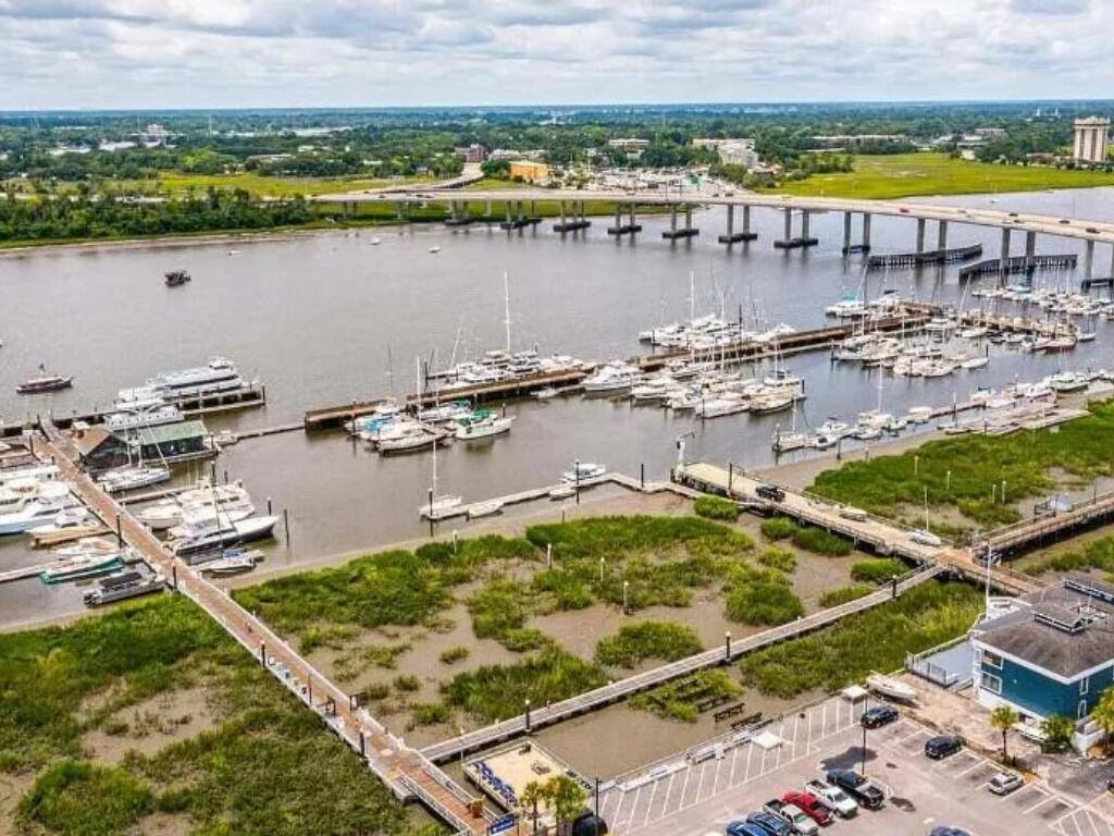 14 Lockwood Drive, Charleston, SC 29401