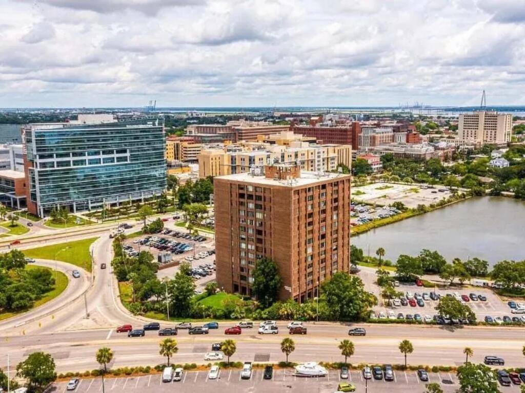 14 Lockwood Drive, Charleston, SC 29401