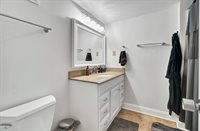 14 Lockwood Drive, Charleston, SC 29401