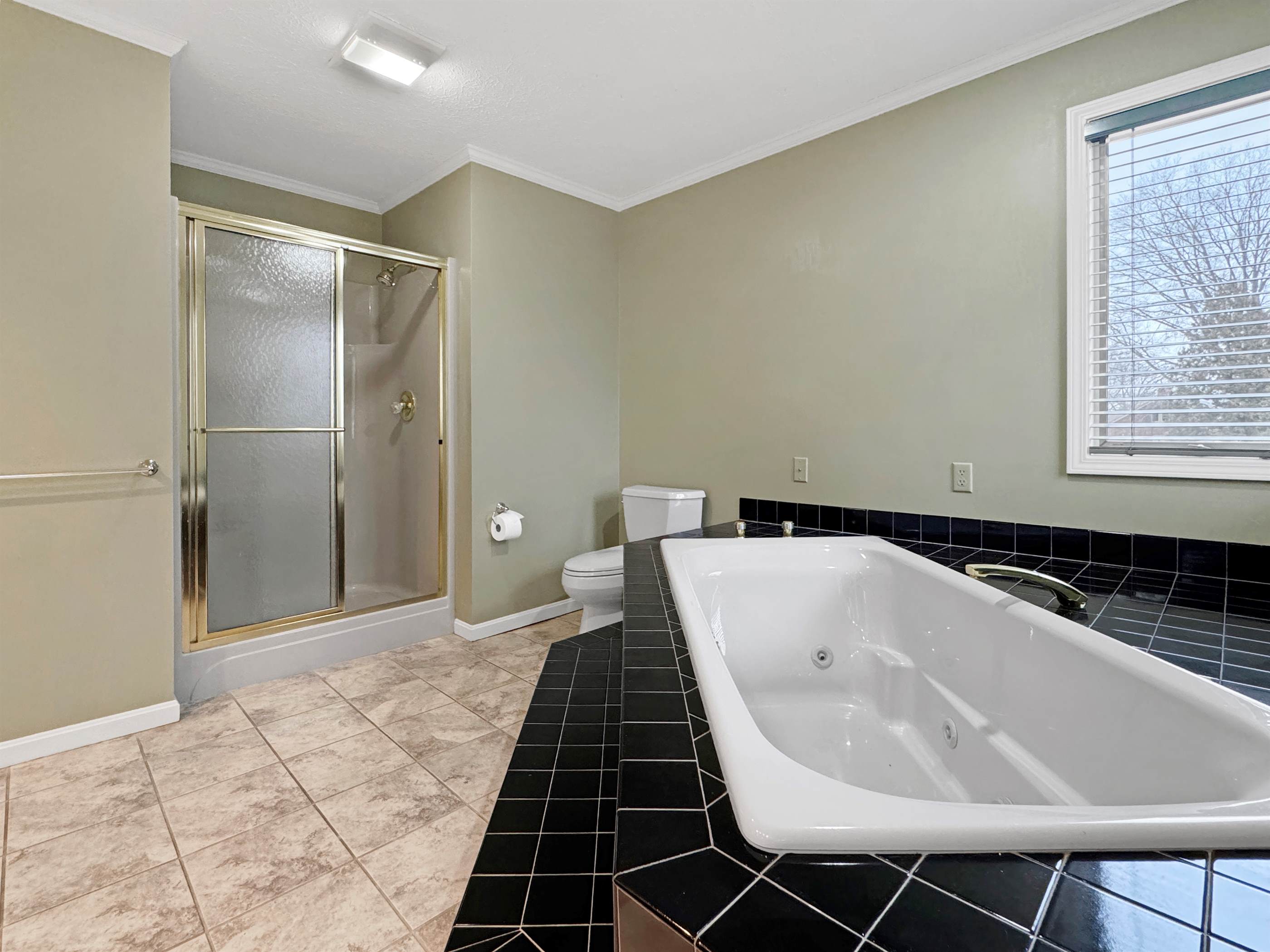 257 N Countryside Dr, Ashland, OH 44805