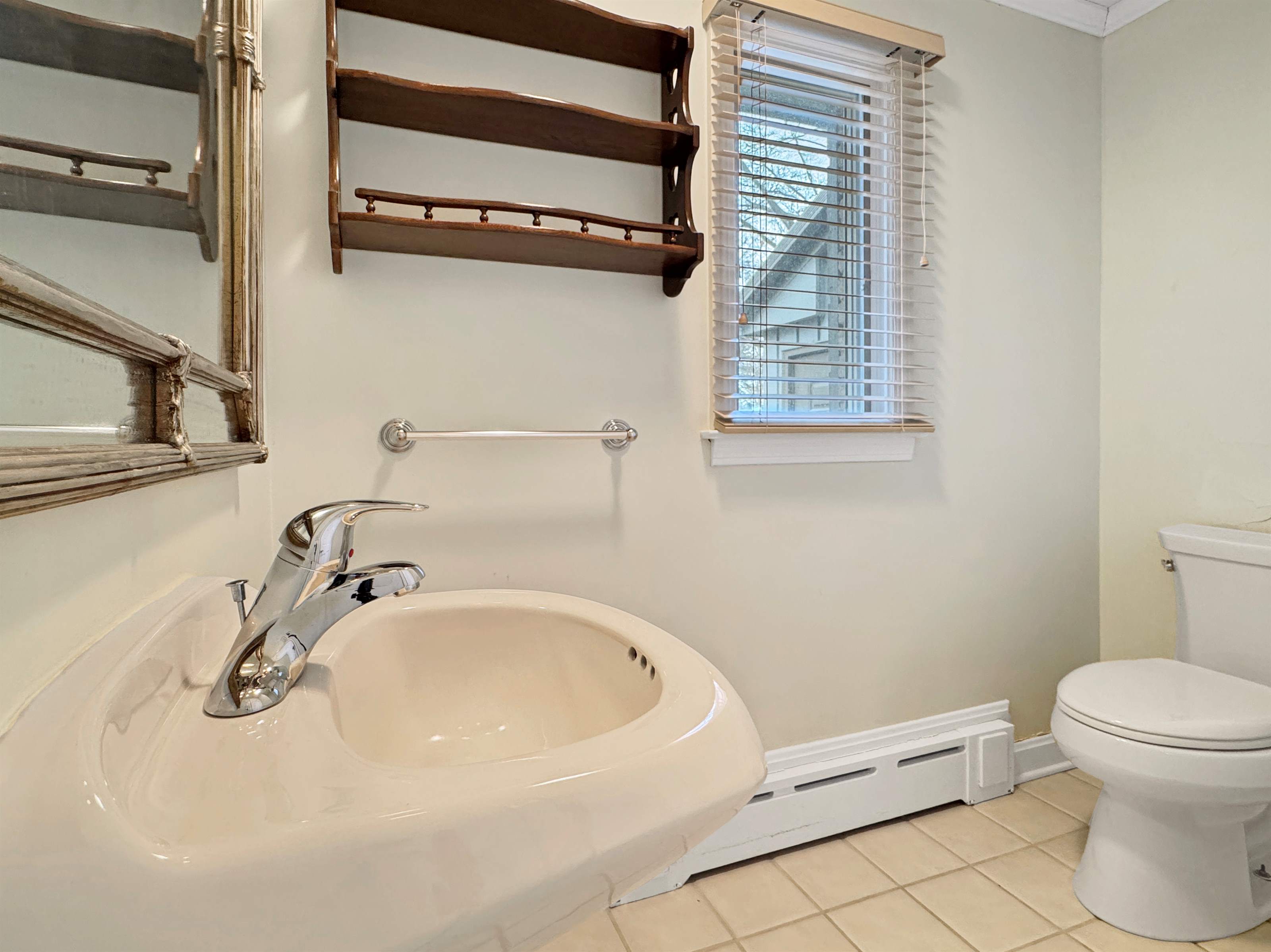 257 N Countryside Dr, Ashland, OH 44805