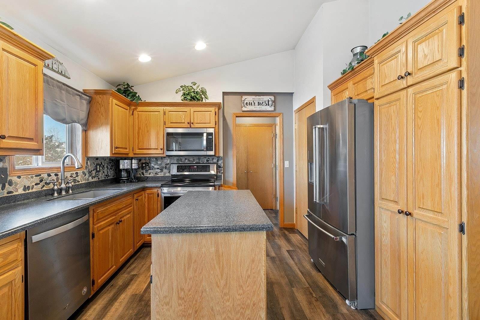 1504 Mcrae Circle, Green Bay, WI 54311