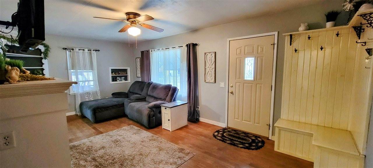 302 Voorhees, Rockville, IN 47872