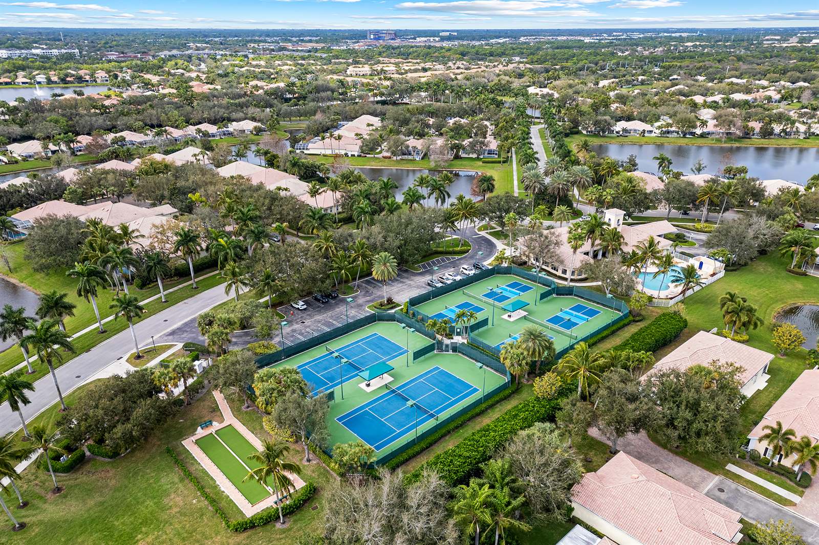 821 Niemen Drive, Palm Beach Gardens, FL 33410