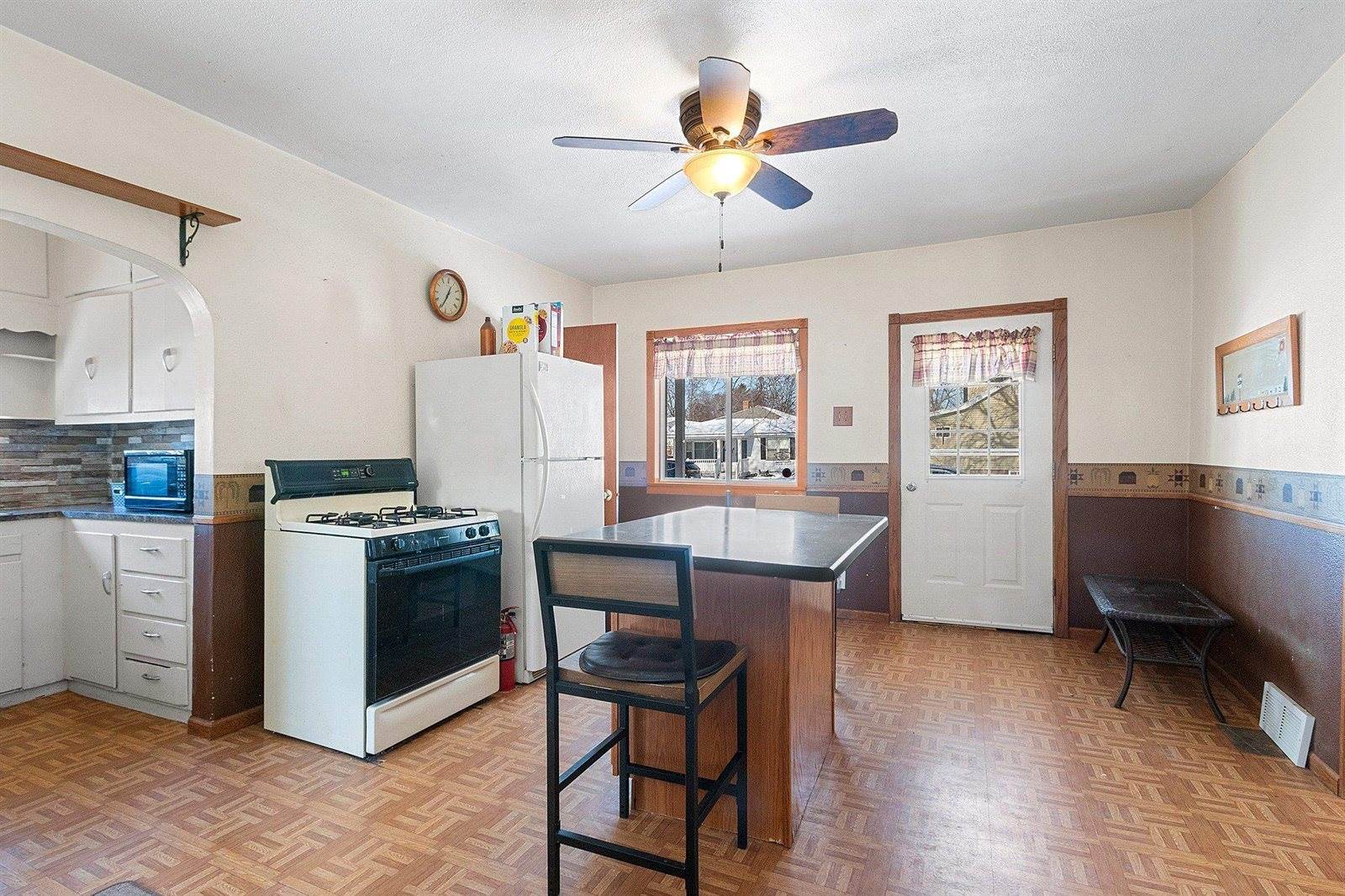 1403 Parnell Street, Marinette, WI 54143